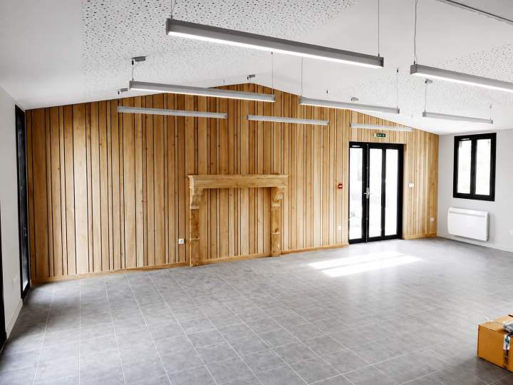 Agencement sur mesure pour un intérieur chaleureux.