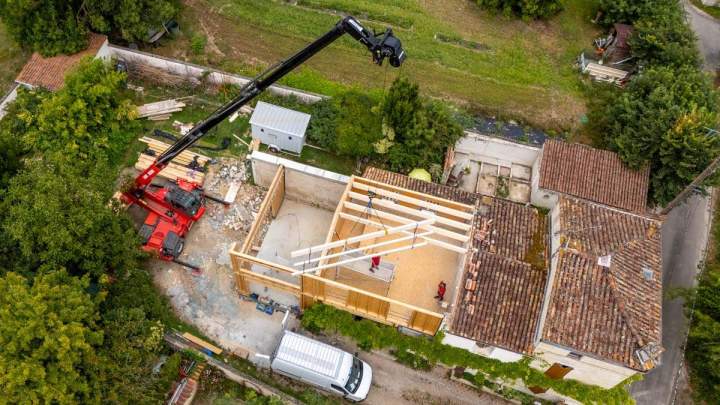 Assemblage charpente toit Niort