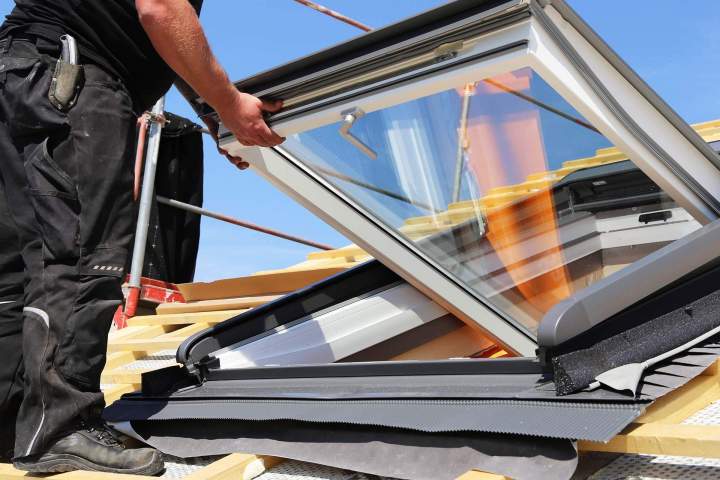 Pose de fenêtres de toit et rénovation de toiture